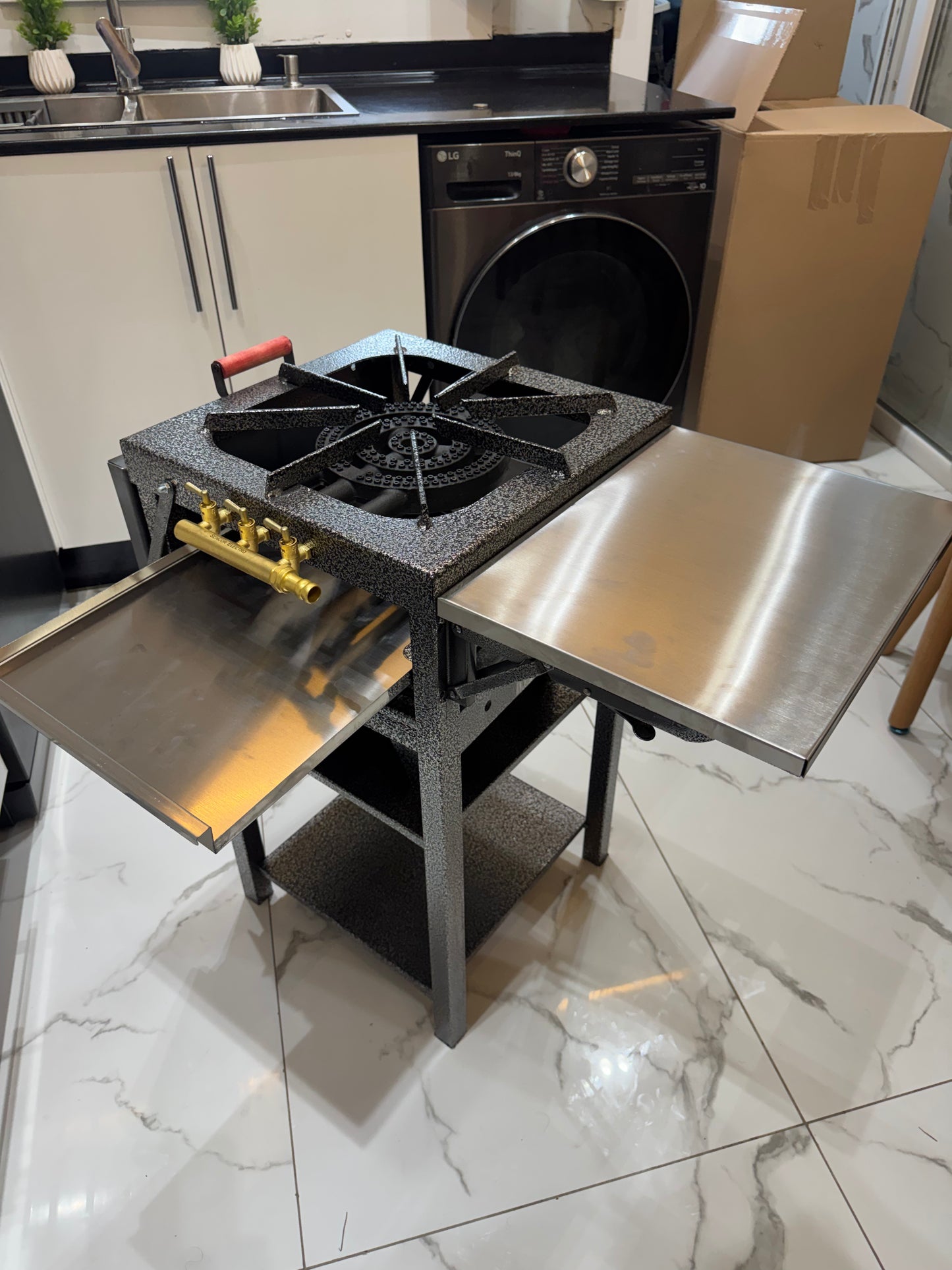 طابونة + طاولة إينوكس قابلة للطي +شواية فحم+ planche en bois+ بلاك شوفونت بسعر 16000دج (مليون وستمية )